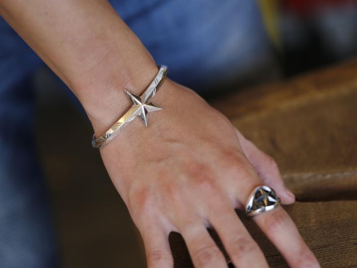 アンプジャパン Star Shaped Bangle スターシェイプ バングル アンプジャパン Star Shaped Bangle スターシェイプ バングル